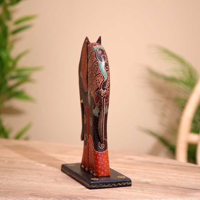 Сувенир Сувенир "Слон" на подставке, батик, дерево 25 см