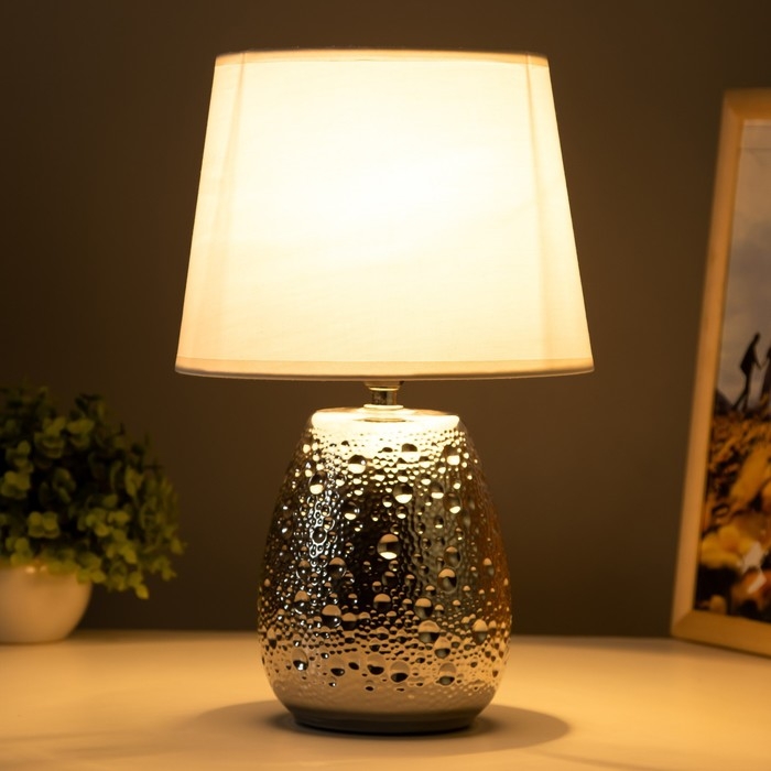 Настольная лампа Настольная лампа "Беата" Е14 40Вт серебро 21х21х32 см RISALUX