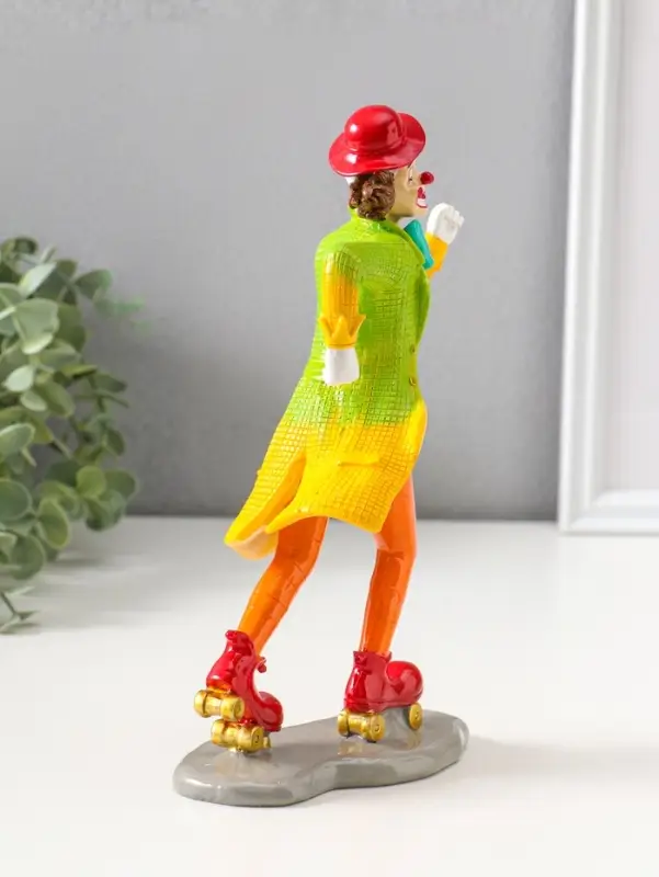 Сувенир полистоун "Клоун на роликовых коньках" яркий разноцветный 23,5 см