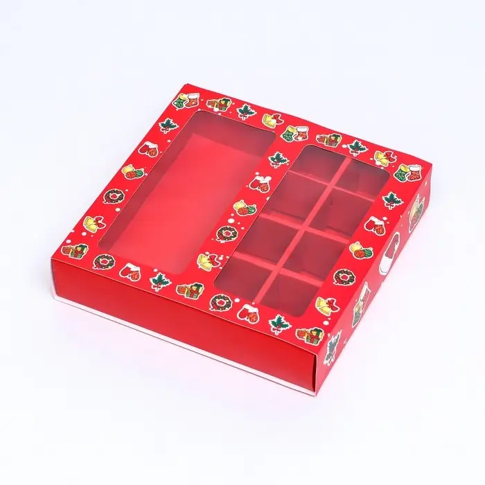 Коробка под 8 конфет и шоколадки, 17.7&times;17.7&times;3.8 см