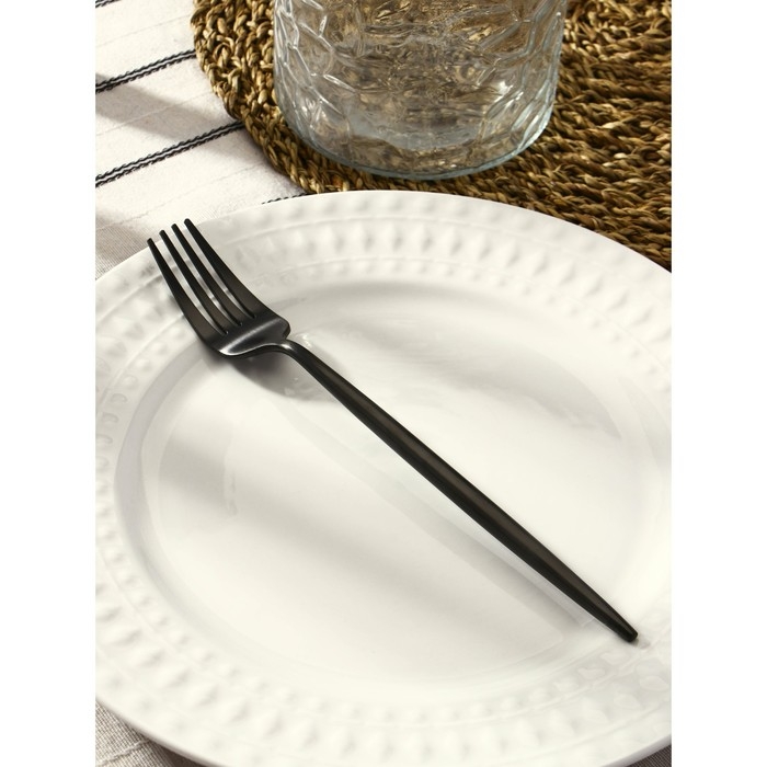 Вилка столовая из нержавеющей стали Magistro «Фолк», h=22 см, цвет чёрный Вилка столовая из нержавеющей стали Magistro «Фолк», h=22 см, цвет чёрный