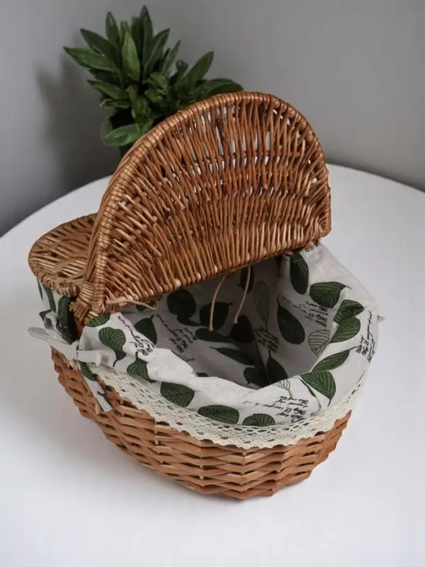 Плетёная корзина-лукошко, ткань внутри, 2 крышки, 33×25 см, Н 17/13 см, Н с ручкой 30 см, дно 23×16 см 1