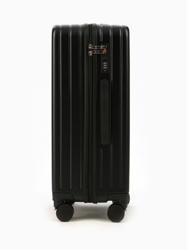 Чемодан 24 Чемодан 24", PС, 42*27*66, отд на молнии, код замок, 4 колеса, черный