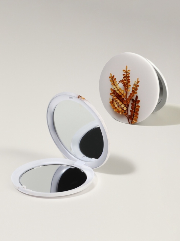 Зеркало складное круг (2) ЛИСТЬЯ d7,3см увел белое пласт пакет QF