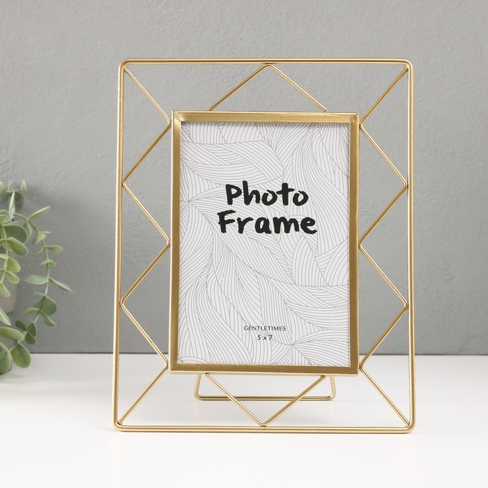 Фоторамка металл на 1 фото 13х18 см Фоторамка металл на 1 фото 13х18 см "Лофт. Треугольники" золото 20,5х1х25 см
