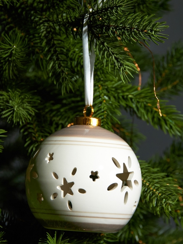 Елочный шар Елочный шар "Звезды беж" 10х8.8х8.8, 1 LED, LR44x3(в компл.), Т/БЕЛЫЙ