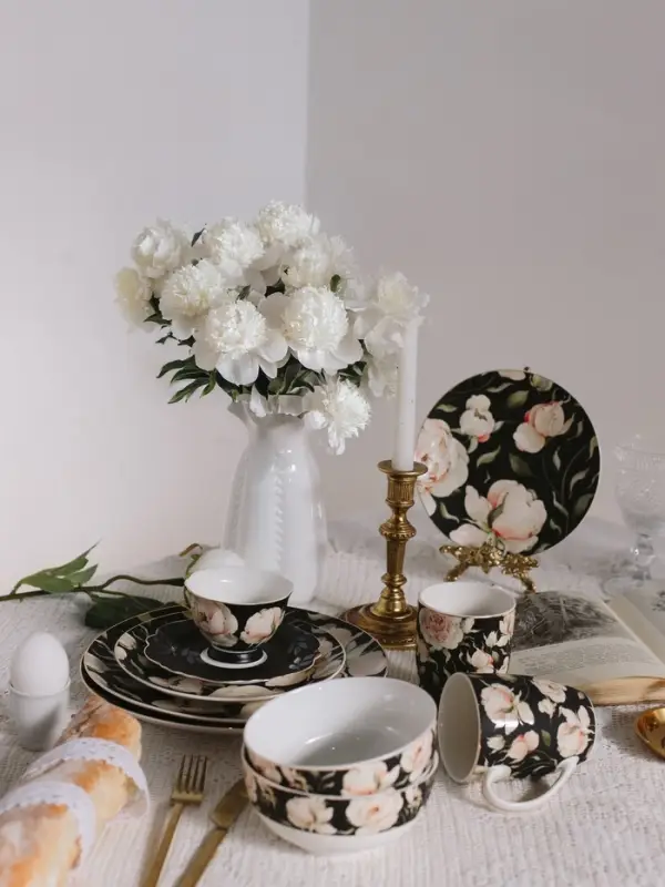 Тарелка WY Pink O'hara, d=20 см, фарфор, чёрная