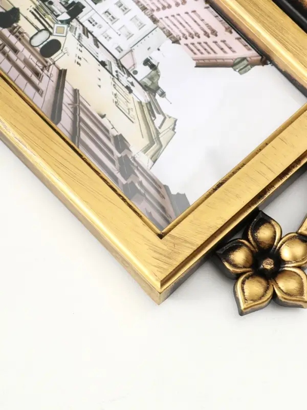 Фоторамка - коллаж на 4 фото 10&times;15 см с часами настенными бесшумными (14&times;14 см) &laquo;Цветы&raquo;, 42&times;42 см