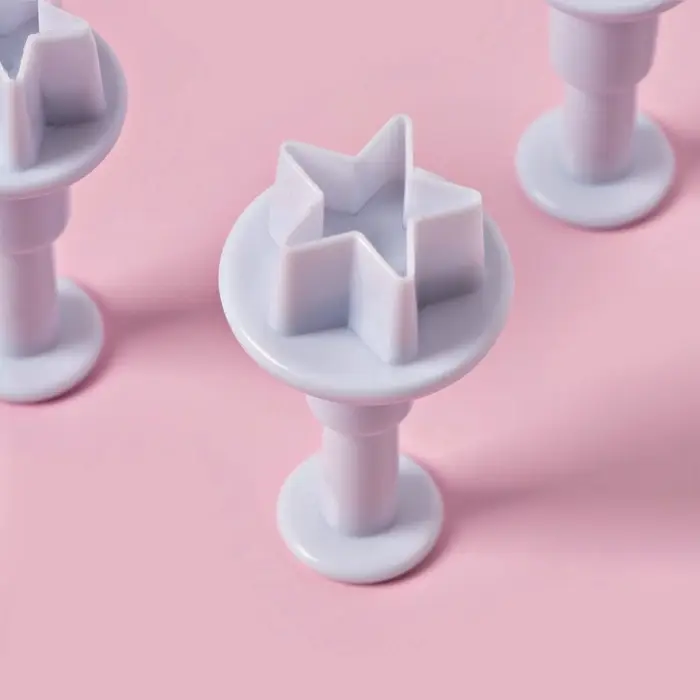 Плунжеры кондитерские Доляна &laquo;Звёздочка&raquo;, набор 3 шт.: d=2 см, d=2.2 см, d=2.5 см, пластик, белые