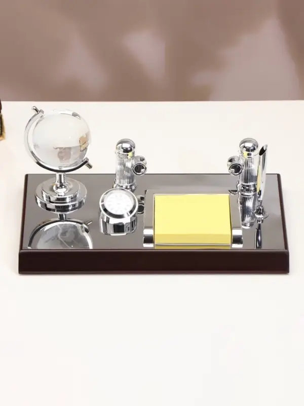 Набор настольный канцелярский, 5 в 1, с часами