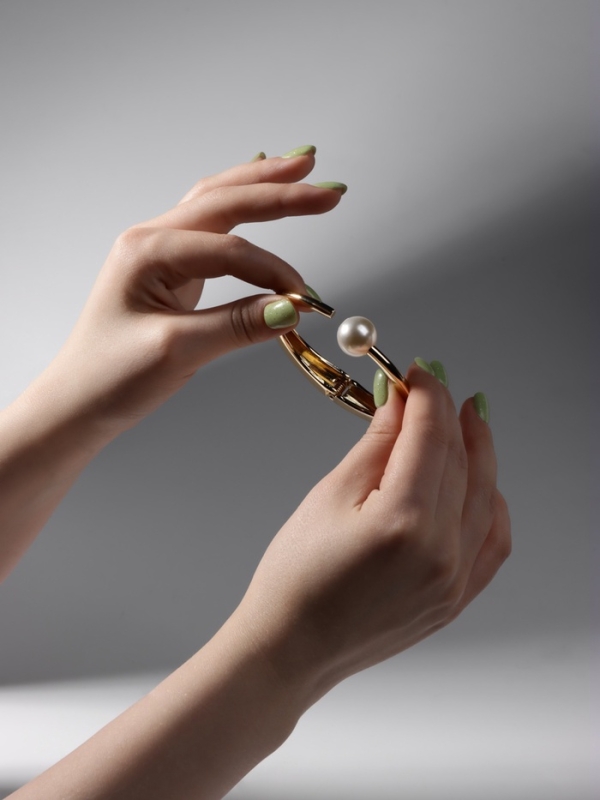 Браслет металл «Жемчужный» одна бусина, цвет золото Браслет металл «Жемчужный» одна бусина, цвет золото