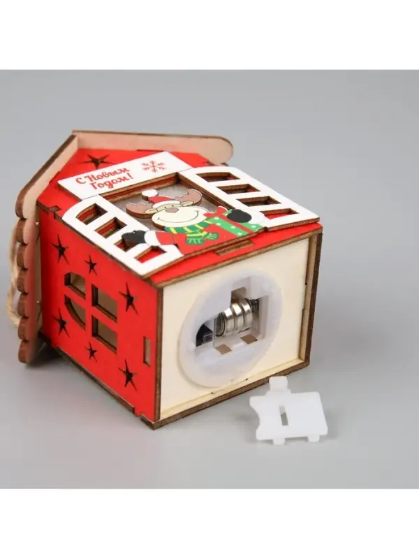 Ёлочная игрушка &laquo;Дом с оленем&raquo;, 8.7&times;4.6 см, 1 LED, от батареек, свечение тёплое белое