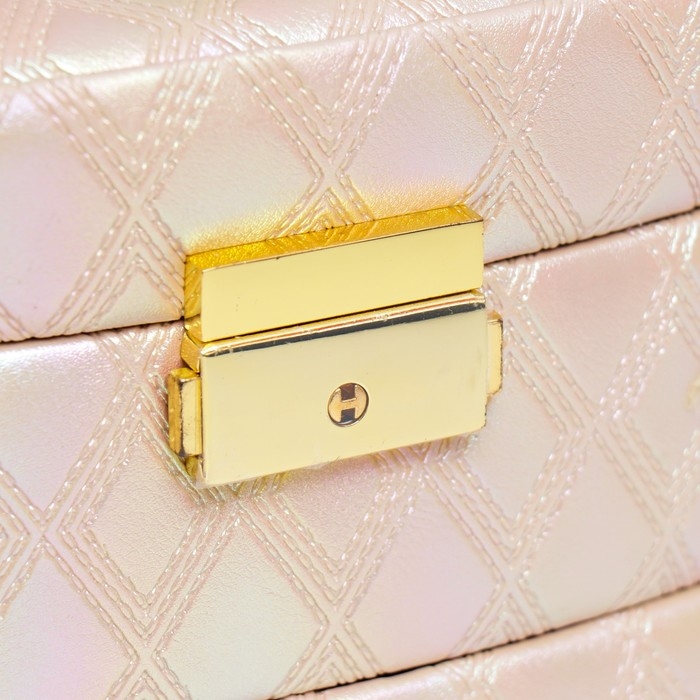 Шкатулка кожзам для украшений сундук  Шкатулка кожзам для украшений сундук "Сеть из ромбов. Сливочный перламутр" 13х16х23 см