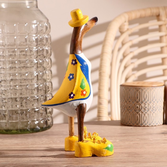 Сувенир Сувенир "Утка в желтом летнем костюме" дерево 13х9х27 см