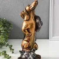 Фигура полистоун &laquo;Гордая такса с лисой на плече&raquo;, 26&times;11&times;9 см, под золото