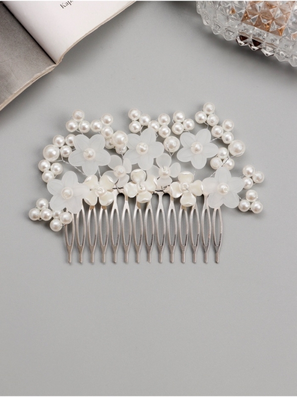 Гребень для волос Гребень для волос "Эмилия" цветы ассорти шарики, 10х7 см, белый