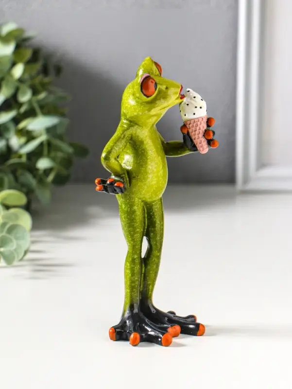 Фигурка полистоун &laquo;Лягуха с рожком мороженного&raquo;, лак, 7&times;6.2&times;16.2 см