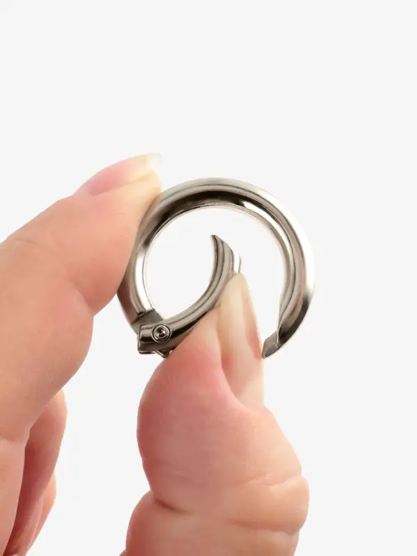 Кольца-карабины 7гр d20/28мм 4мм (наб 2шт цена за наб) серебряный TR Кольца-карабины 7гр d20/28мм 4мм (наб 2шт цена за наб) серебряный TR