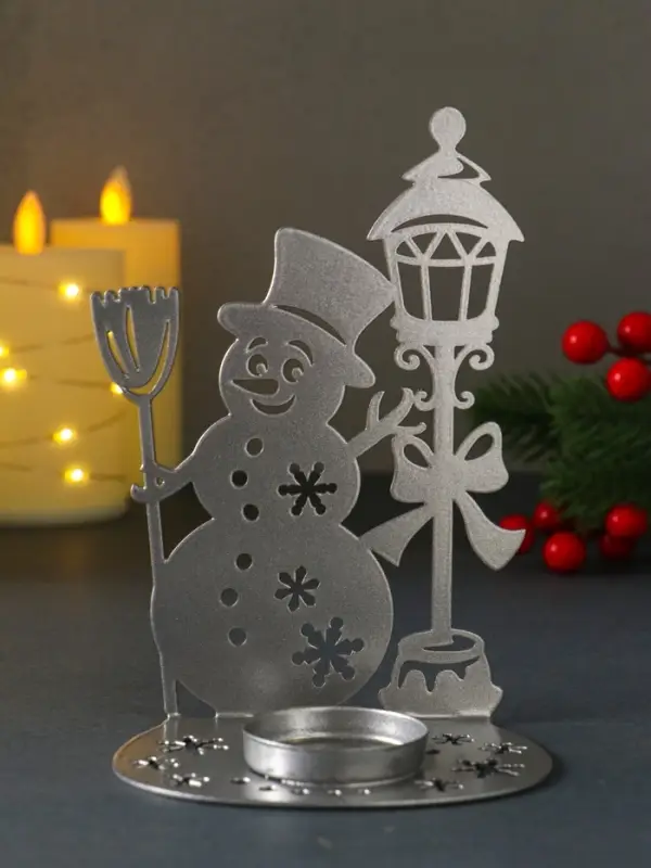 Подсвечник новогодний  Подсвечник новогодний "Снеговик" серебряный 7,5х10,7х15 см