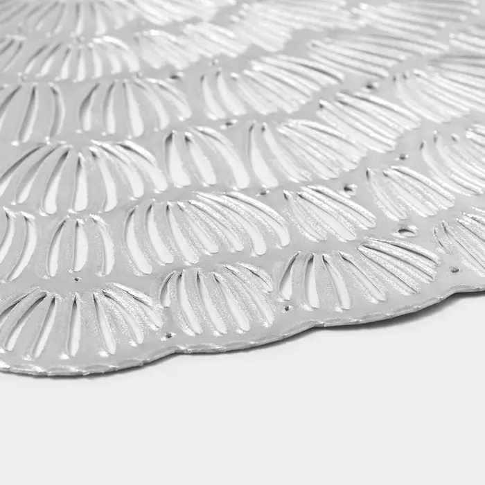 Салфетки сервировочные на стол Доляна &laquo;Бутоны&raquo;, d=38 см, 4 шт., серебряные