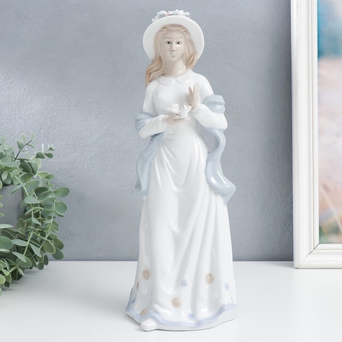 Сувенир керамика  Сувенир керамика "Девушка с голубем в руках" 31х10,5х12 см