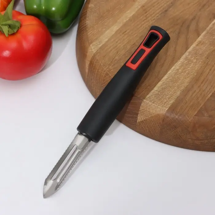 Овощечистка вертикальная Доляна «Чили», 18,5 см, цвет чёрный Овощечистка вертикальная Доляна «Чили», 18,5 см, цвет чёрный