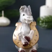 Свеча фигурная "Лошадка с подковой" 5,5х6х9 см, цв. серебро