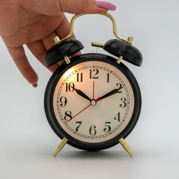 Будильник Будильник "Пеннант", с подсветкой, d-9 см, 17 х 11.5 см, черные