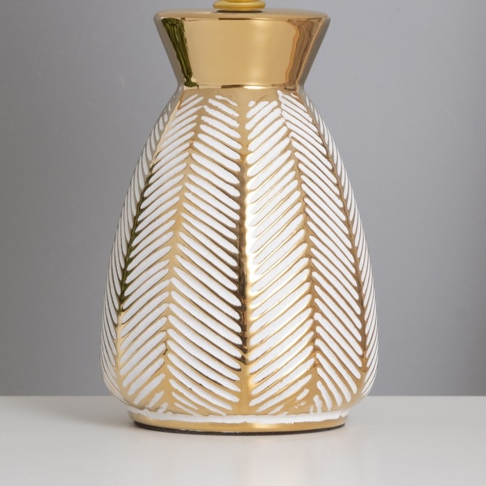 Лампа настольная Лампа настольная "Паула" 1х40Вт Е14 белый/золото 22х22х36см