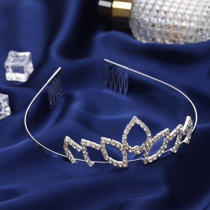 Диадема для волос Диадема для волос "Россыпь" цветок, h-3,5 см, серебро