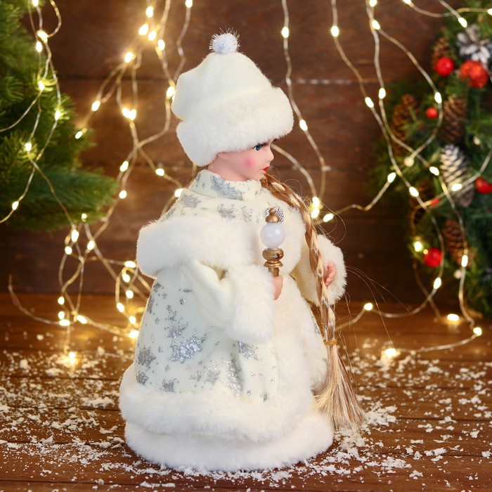 Снегурочка  Снегурочка "В белой шубке с сердечком" двигается, 16х30 см