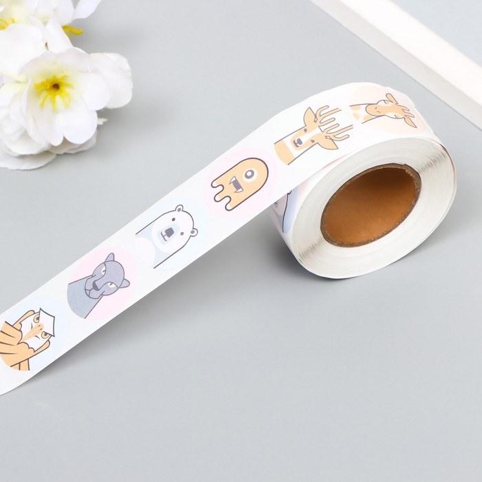 Наклейка бумага Наклейка бумага "Звери в пастельных цветах" d=2,5 см 500 шт в рулоне 3х6х6 см