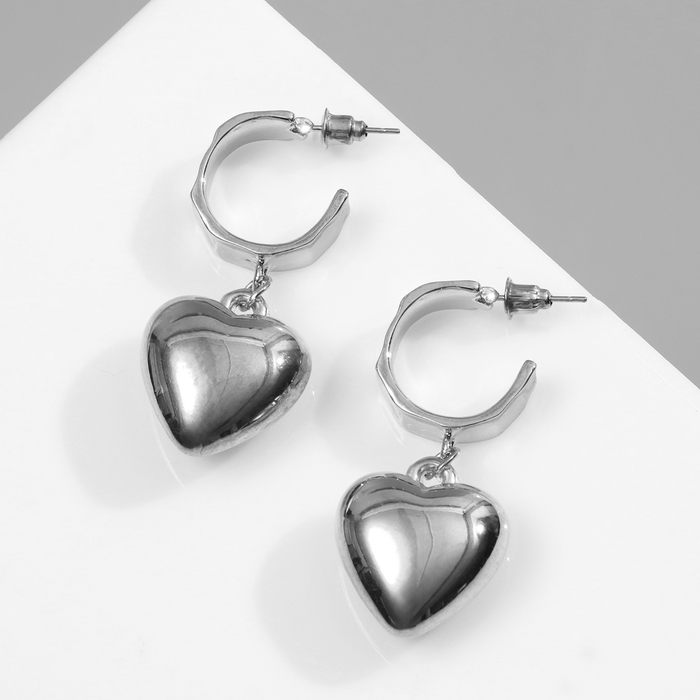 Серьги пластик «Сердца» объёмные, цвет серебро Серьги пластик «Сердца» объёмные, цвет серебро