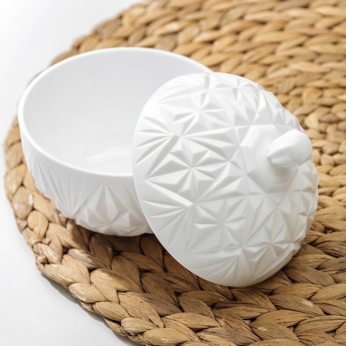 Сахарница с крышкой «Шарм», 350 мл, цвет белый Сахарница с крышкой «Шарм», 350 мл, цвет белый