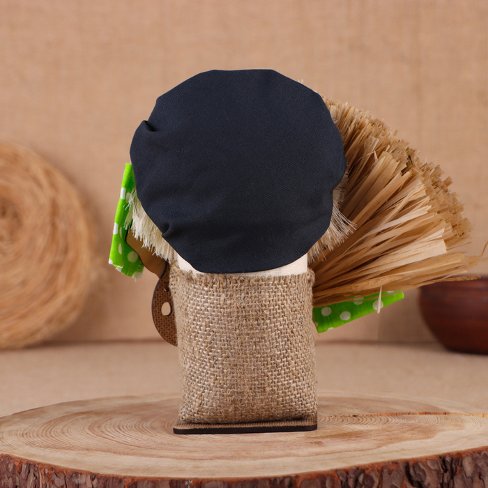 Оберег-домовой Оберег-домовой "Кузя в кепке, с метлой и подковой", 23х25х13 см МИКС