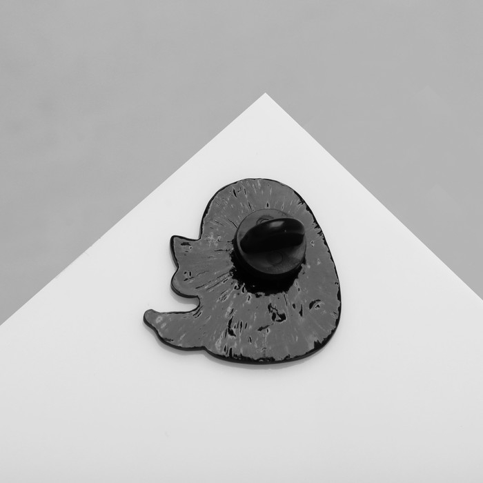 Значок «Ленивец» с арбузом, цветной в чёрном металле Значок «Ленивец» с арбузом, цветной в чёрном металле