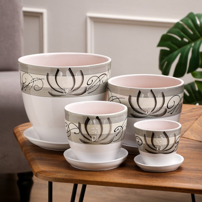 Набор горшков цветочных 4 шт. Лотос белый 0,4 / 1 / 2,5 / 5 л Набор горшков цветочных 4 шт. Лотос белый 0,4 / 1 / 2,5 / 5 л