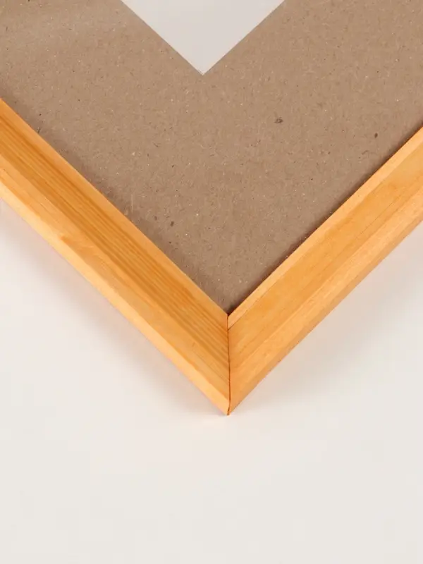 Фоторамка дерево 40х50 см, сосна №2 (пластиковый экран) Фоторамка дерево 40х50 см, сосна №2 (пластиковый экран)