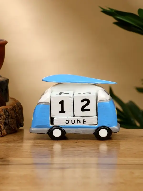 Календарь настольный Календарь настольный "Микроавтобус" дерево 10х5х7 см, цв. синий