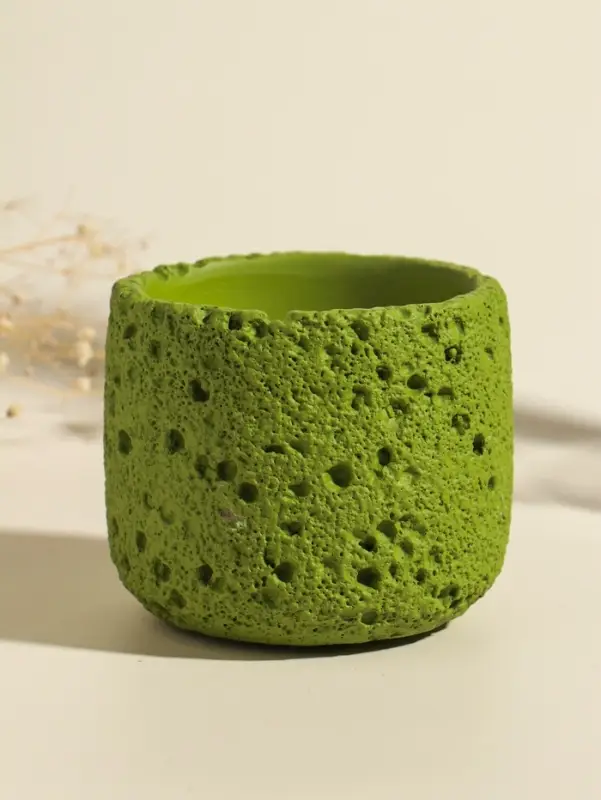 Свеча в подсвечнике вулканическом &laquo;Лава&raquo;, зелёная, 8.5&times;8.5&times;7.5 см