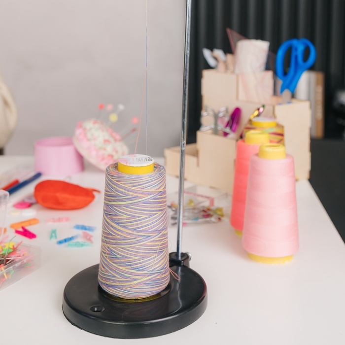 Нитки мультиколор 40/2, 2700 м, цвет разноцветный Нитки мультиколор 40/2, 2700 м, цвет разноцветный