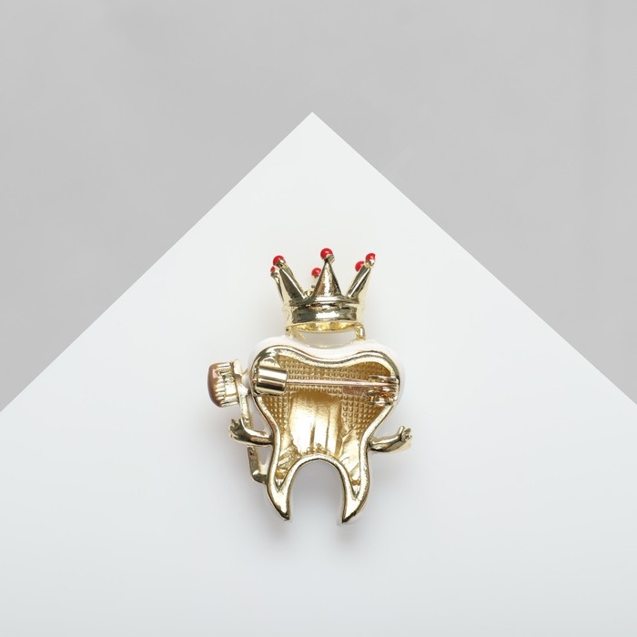Брошь «Король Зуб», цветная в золоте Брошь «Король Зуб», цветная в золоте