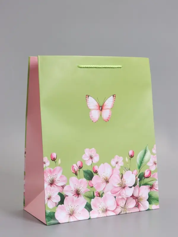 Пакет подарочный ламинированный &laquo;Цветы и бабочка&raquo;, 26&times;12&times;32 см