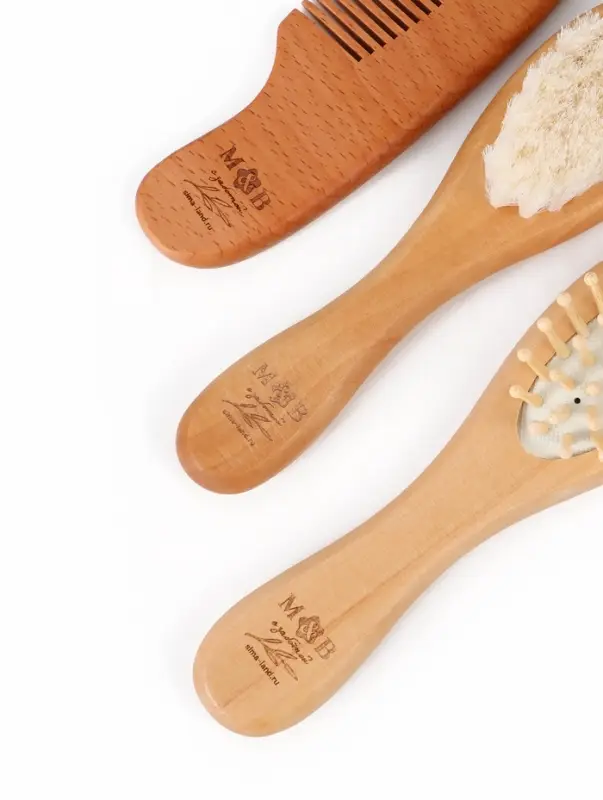 Набор деревянных расчесок детских с натуральной щетиной, 3 шт в коробке, M&B Набор деревянных расчесок детских с натуральной щетиной, 3 шт в коробке, M&B
