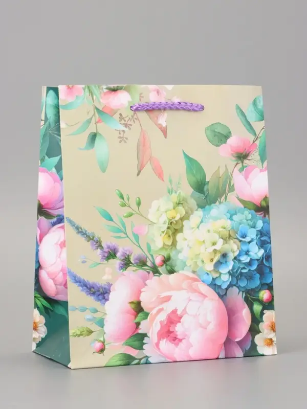 Пакет подарочный ламинированный «Цветы и Радость» 18×22.3×10 см Пакет подарочный ламинированный «Цветы и Радость» 18×22.3×10 см