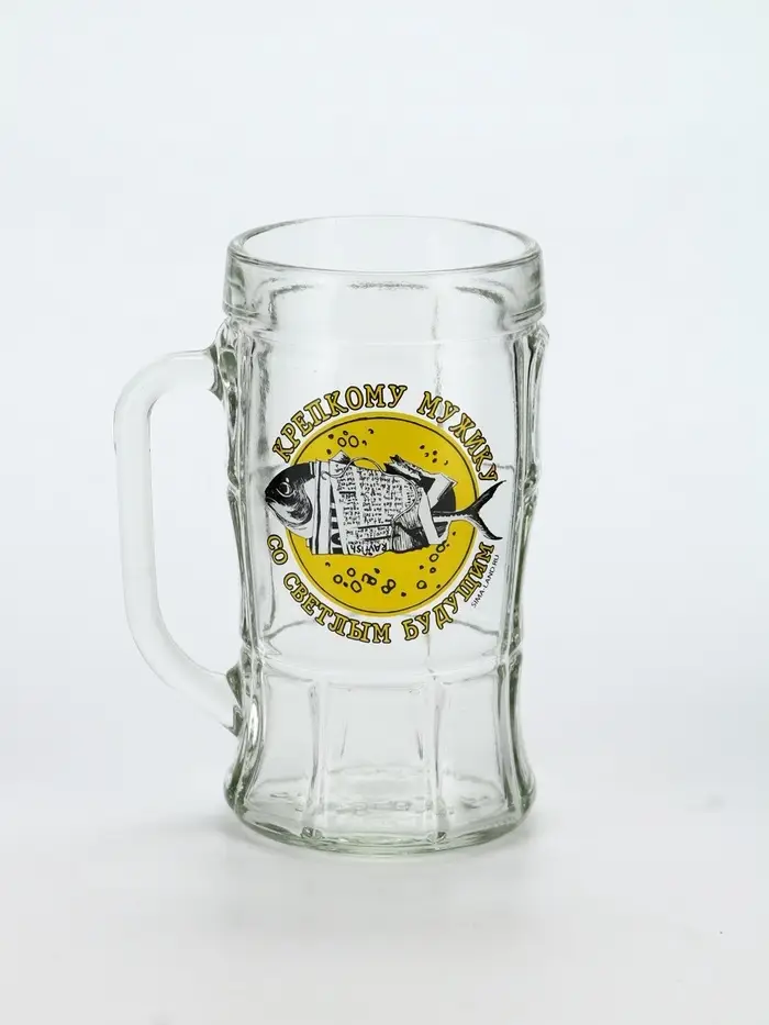 Кружка пивная стеклянная «Крепкому мужику, со светлым будущим», 500 мл Кружка пивная стеклянная «Крепкому мужику, со светлым будущим», 500 мл