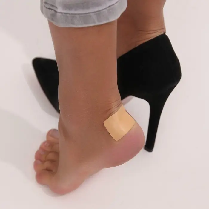 Поролоновая защитная лента (пластырь) на клеевой основе, 2.5 см&times;5 м, бежевая