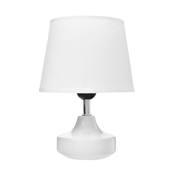 Настольная лампа с абажуром RISALUX «Блеск», 1×40 Вт, Е27, белый, 17×17×24 см Настольная лампа с абажуром RISALUX «Блеск», 1×40 Вт, Е27, белый, 17×17×24 см