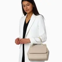 Сумка женская мессенджер TEXTURA на магните, 25&times;9&times;17 см, молочная