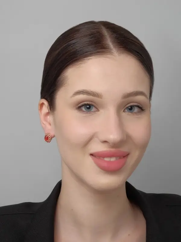 Серьги со стразами &laquo;Эдель. Ажурный овал&raquo;, красный в золоте